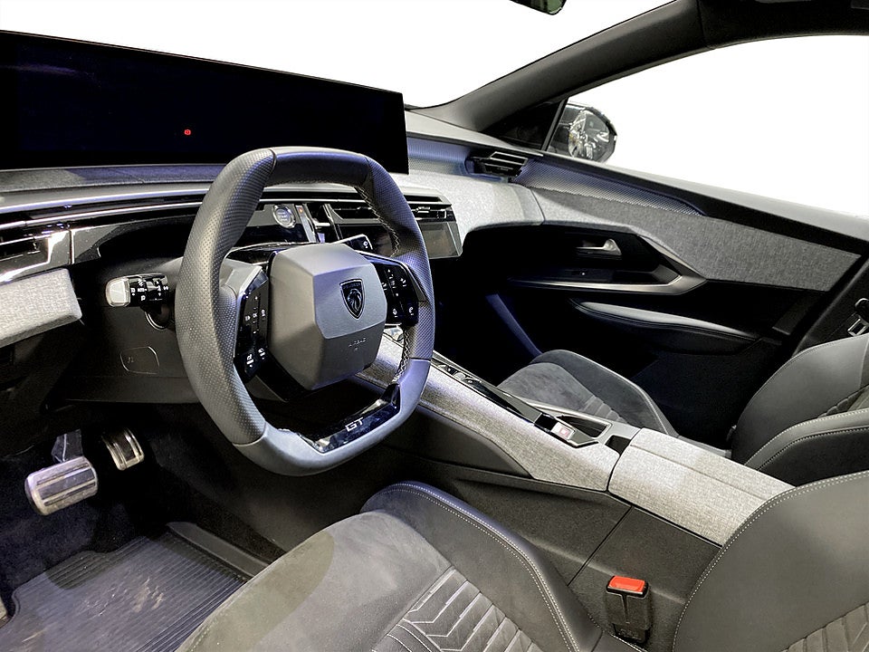 Bild på Peugeot E-3008 GT Ultimate 214hk Aut - B-KAMERA, EL-BAKLUCKA