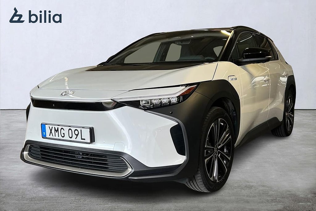 Toyota bZ4X AWD EXECUTIVE 20 ALUFÄLGAR PANORAMAGLASTAK