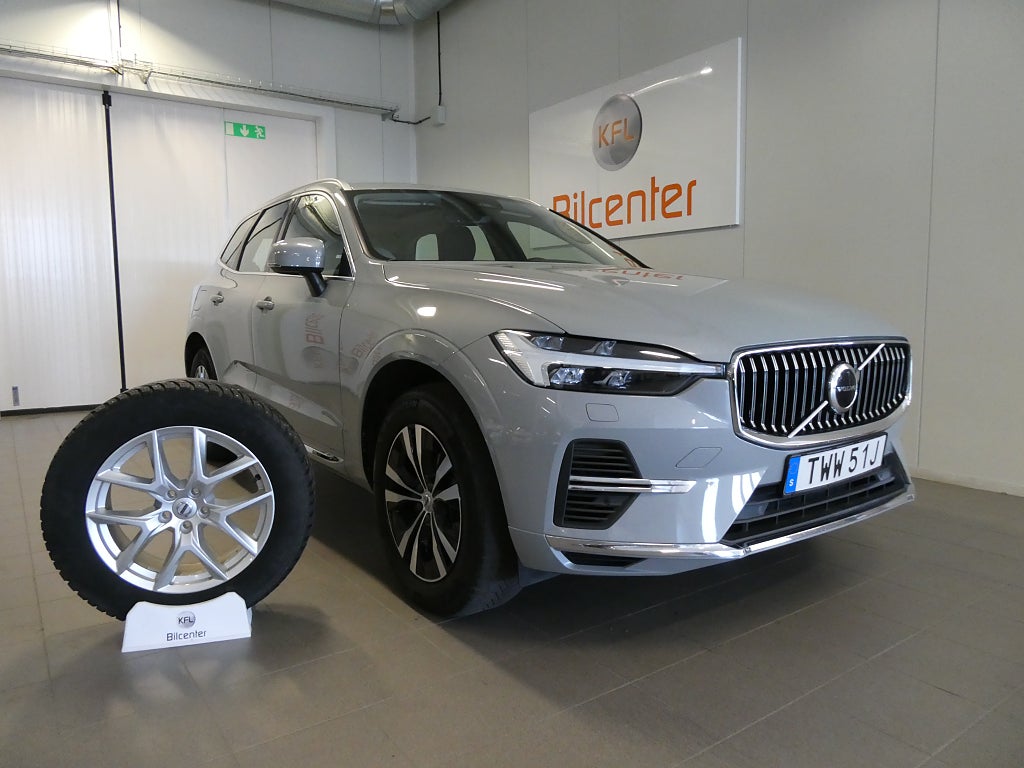 Volvo XC60 Recharge T6 AWD Core Edition Pano-Kamera-Värm-Navi-SoV