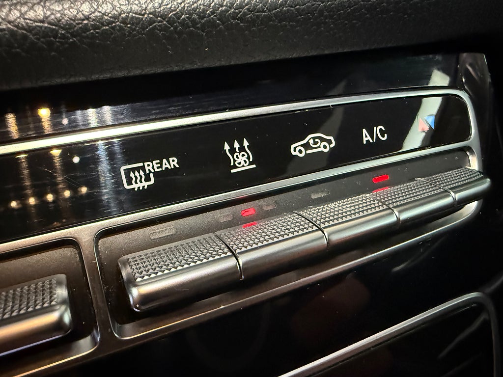 Mercedes-Benz E 220d 4MATIC AMG Glastak Värmare Burmester Sound - bild 13