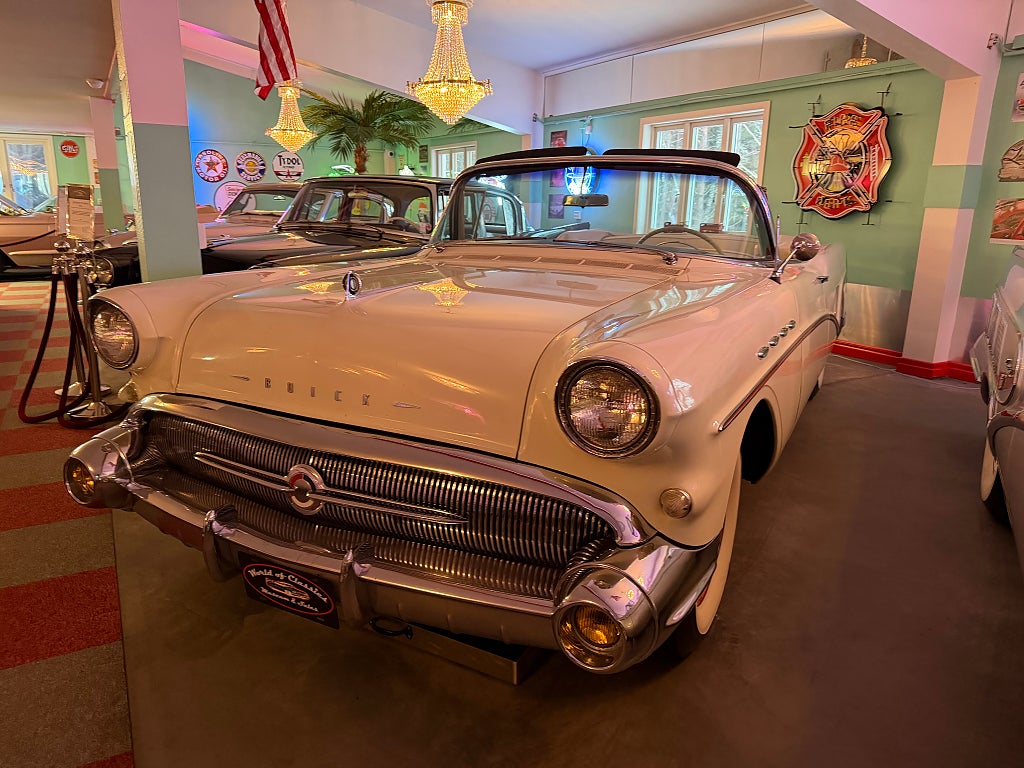 Buick Roadmaster cab -57