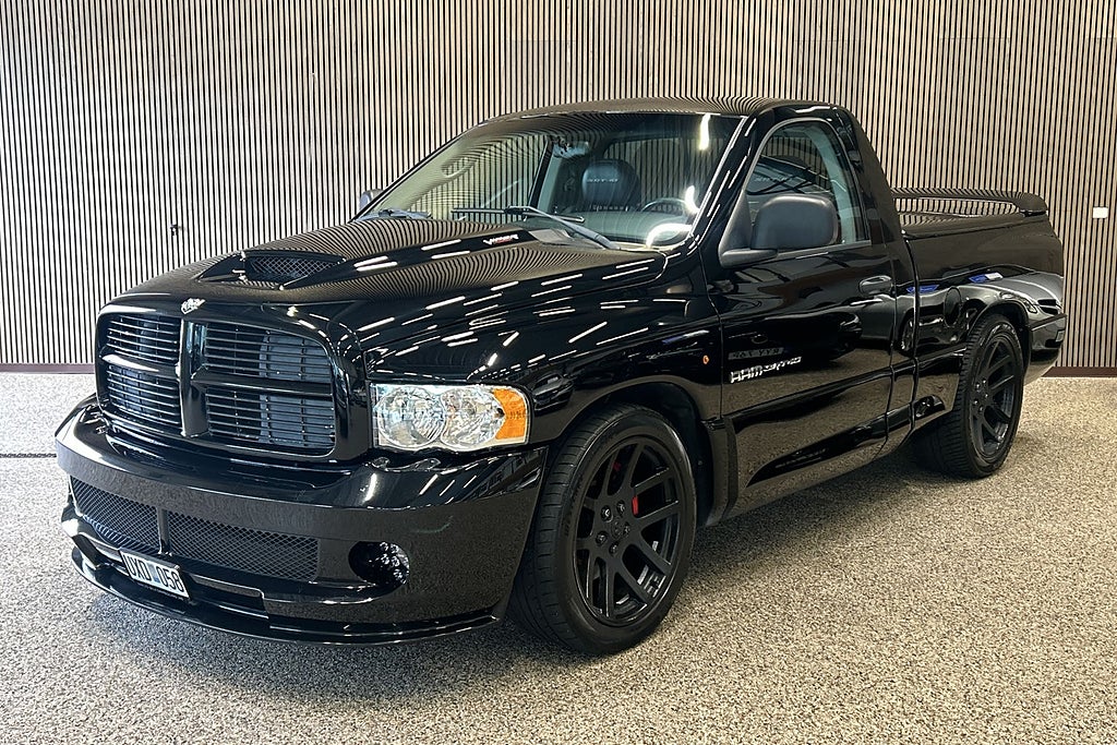 Dodge RAM SRT-10 Regular Cab manuell V10 517hk