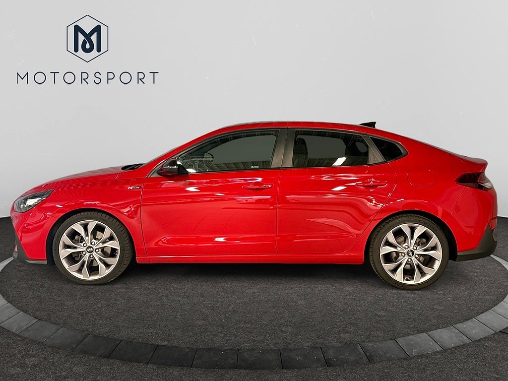 Hyundai i30 Fastback 1.4 T-GDi Aut N-Line Farthållare Rattvärme bild 2