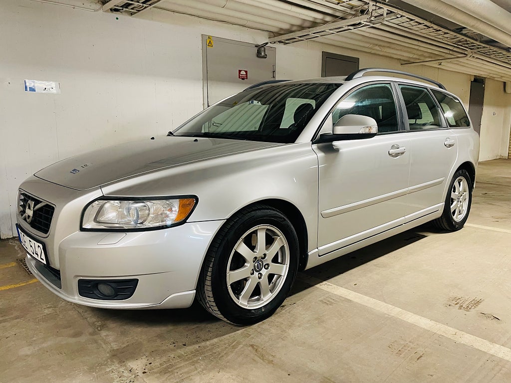 Volvo V50 D3 Geartronic Momentum Euro 5 Dragkrok