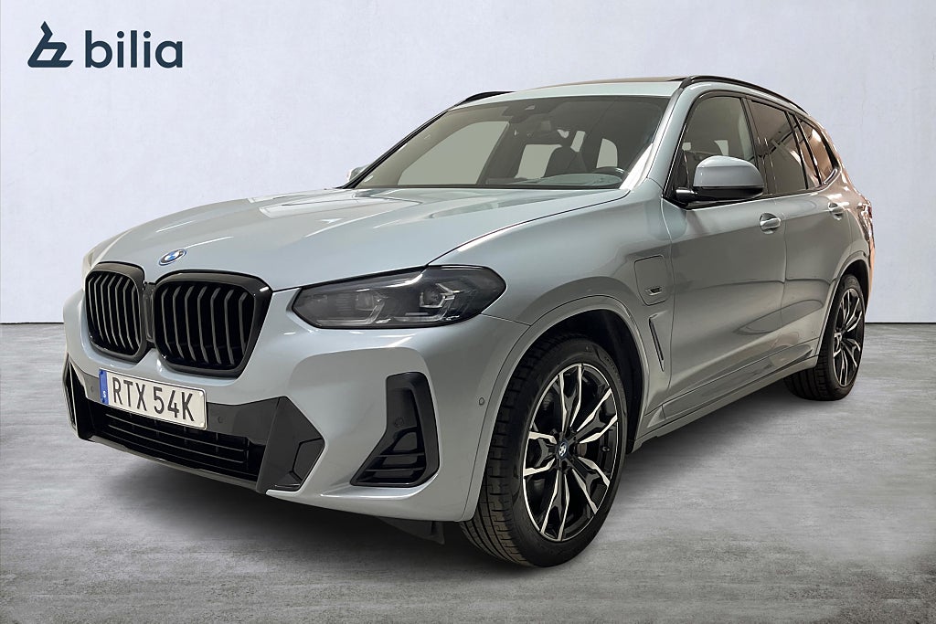 BMW X3 xDrive30e M Sport / Innovation / M Stolar / Panorama