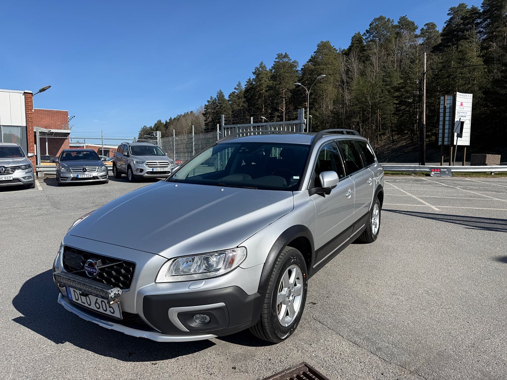Volvo XC70 D4 AWD 181hk Momentum Drag Navi Nybytt kamrem Välvårdad