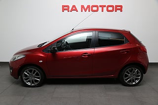 Halvkombi Mazda 2 3 av 25