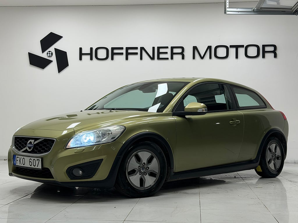 Volvo C30 D2 Momentum AuX USB PDC SoV 4,3 l/100km LÅGSKATT DRAG 