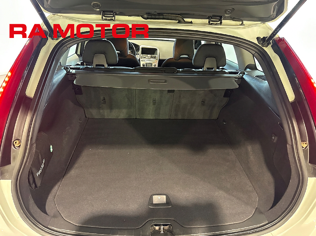 Volvo XC60 D4 AWD 190hk Geartronic Classic | Drag | PDC | 2017