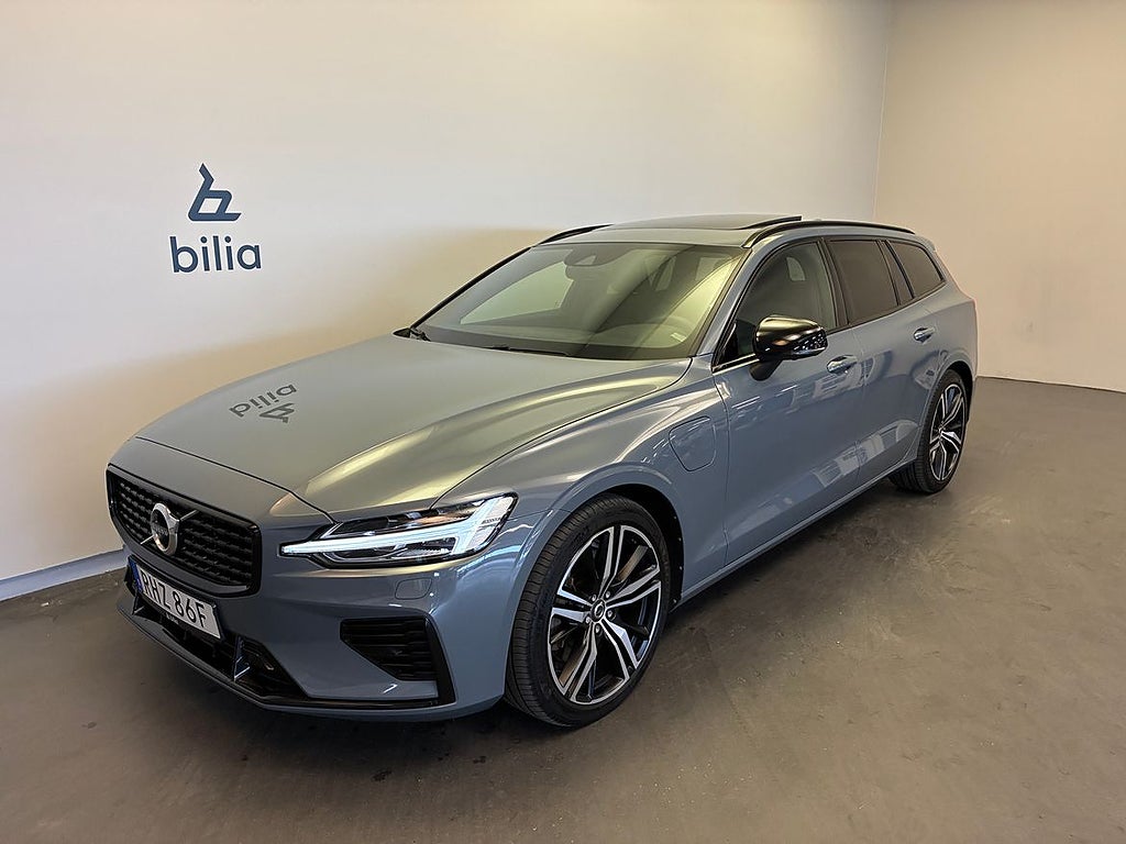 Volvo V60 Recharge T8 II R-Design / Panoramatak / Dragkro...