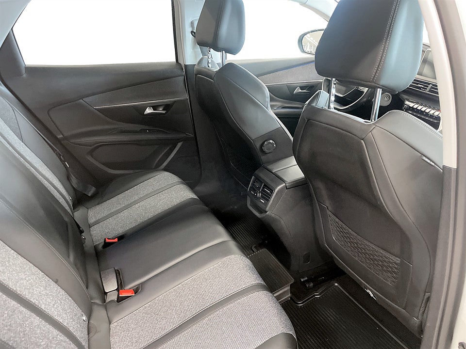 Bild på Peugeot 3008 Allure 1.2 PT 130hk Aut P-SENSORER