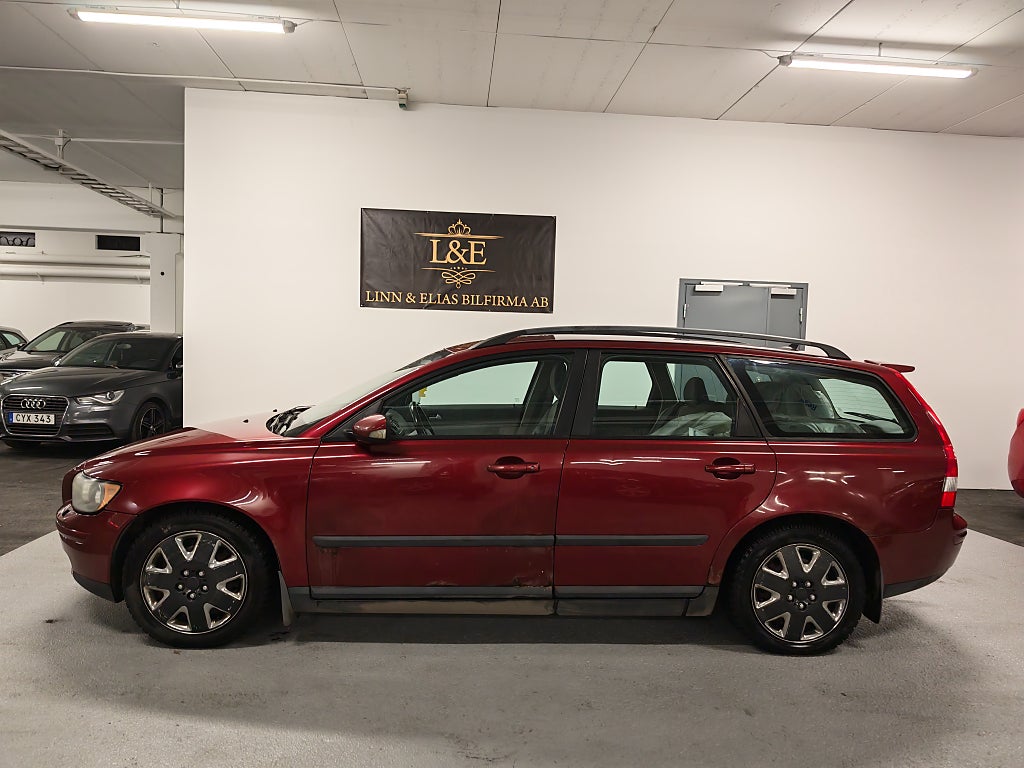 Volvo V50 2.4 ///MÅSTE BORT// FRI HEMLEVERANS/BESIKTAD/KAMREMBYTT