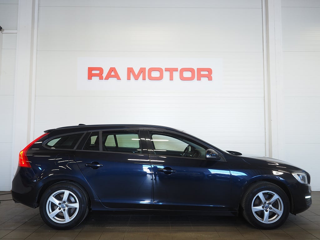 Volvo V60 T3 Business Kinetic 152hk | Bluetooth | PDC |