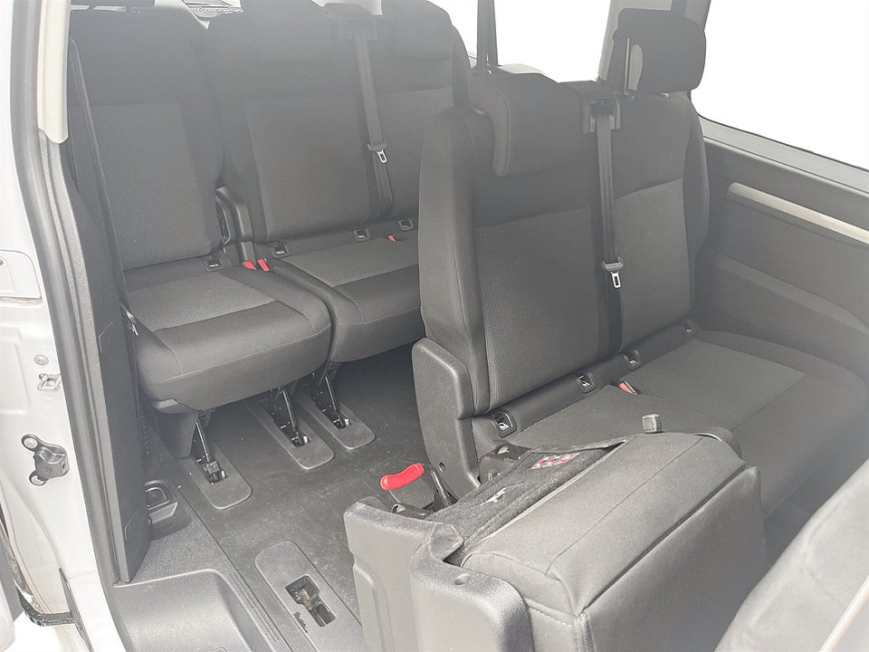 Bild på Citroën SpaceTourer PLUS 2.2 BHDi 180hk Aut 9-SITS - WEBASTO