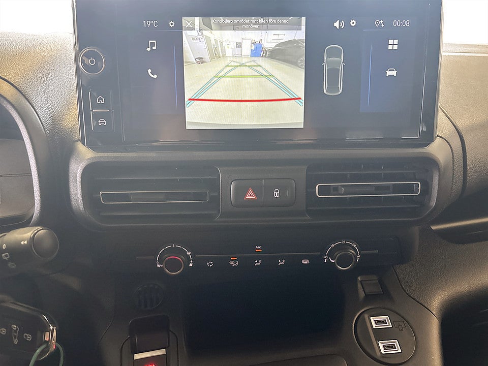 Bild på Opel Combo 130hk Aut L2 - EDITION! VÄRMARE & DRAGKROK