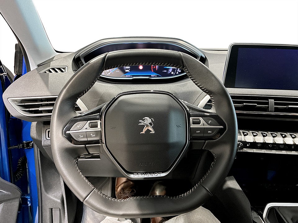 Bild på Peugeot 3008 Active Pack 1.2 PT 130hk B-KAMERA BACKSENSORER