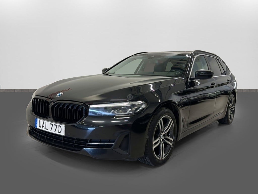 BMW 530e xDrive Touring (Drag, Navi)