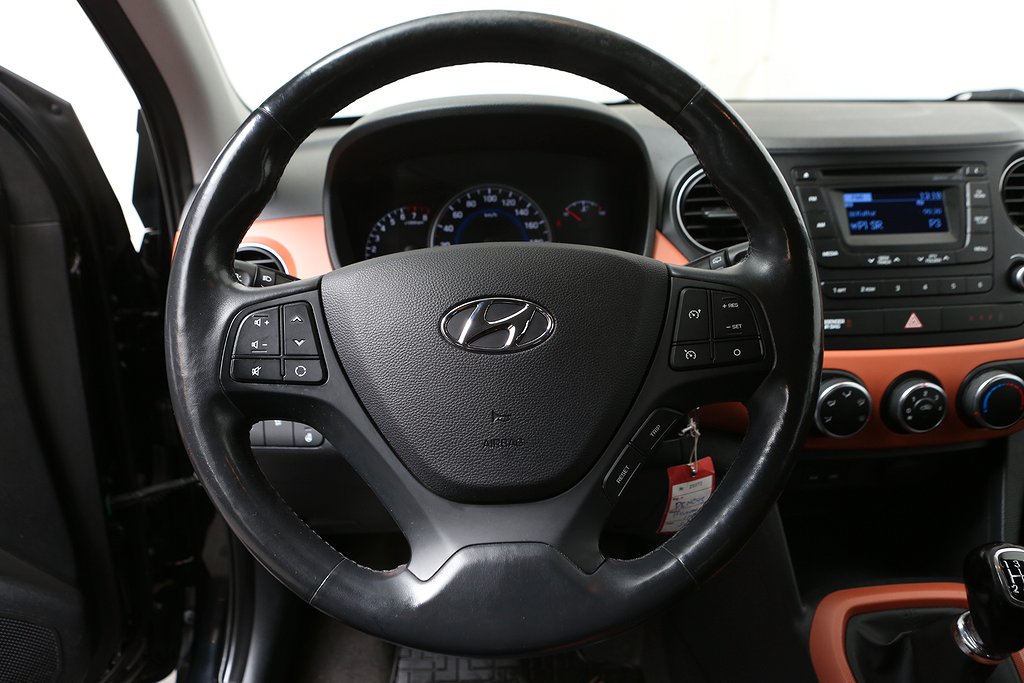 Hyundai i10 1,0 67hk ComfortPlus 1ägare Nyservad + Nybesik 2015