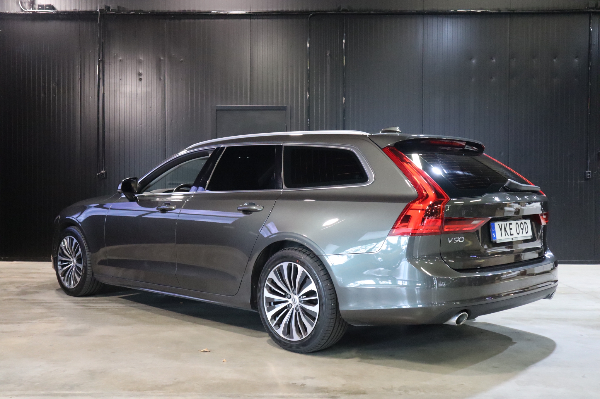 Volvo V90 D4 2020, bild 4/47