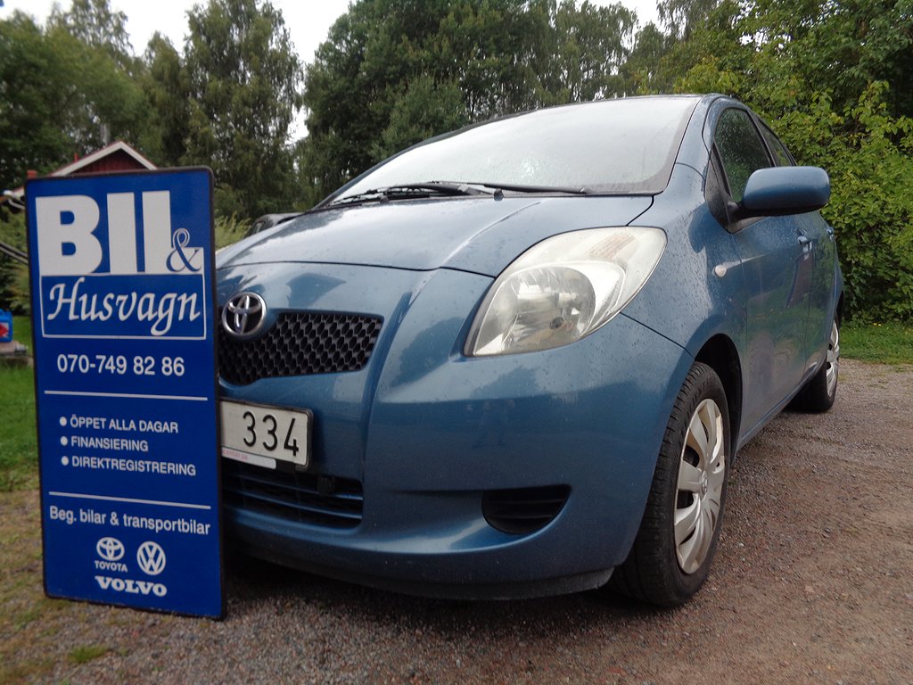 Toyota Yaris 5D 1.0 NYBES U.A./FULLSERV/PÅKOST/FINANS/INBYTE