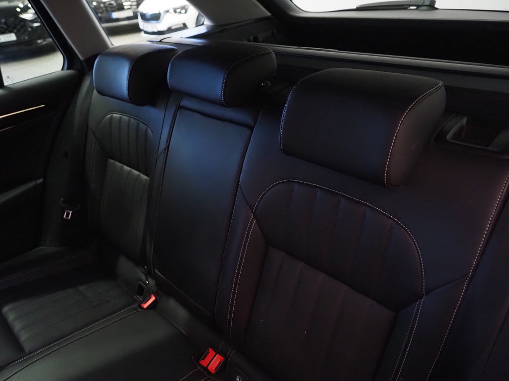 Skoda Superb TDI 190hk 4x4 L&K | Cockpit | Drag | D-värm | Navi | 2020
