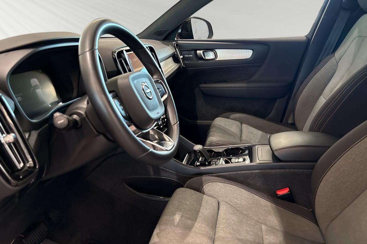 Volvo XC40 B4 Plus Dark 2024, bild 7/10