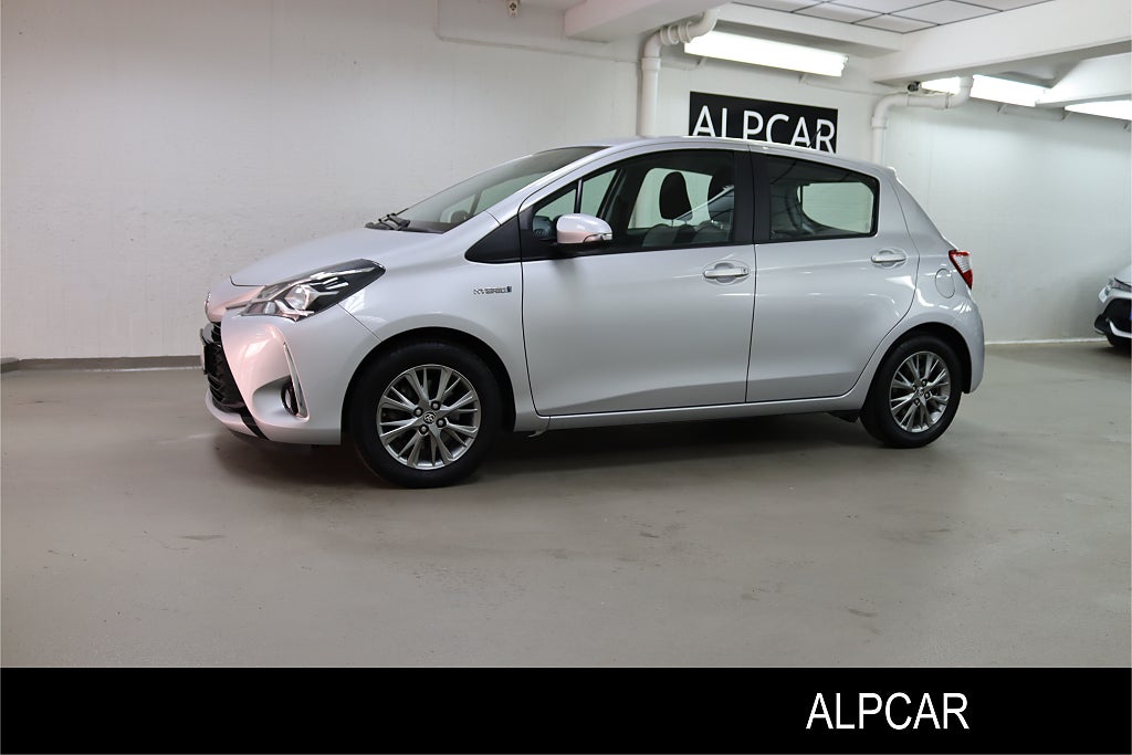 Toyota Yaris HYBRID  ACTIVE V-HJUL 10900 MIL