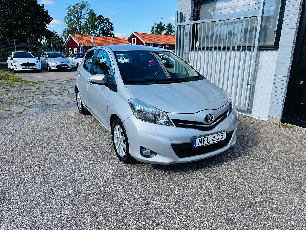 Toyota Yaris 1.33 VVT-i 99HK ACTIVE 5-D / BACKKAMERA 