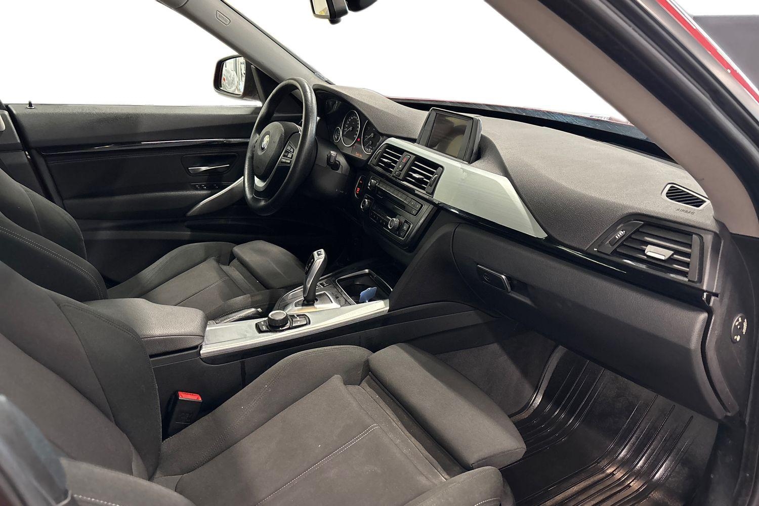 BMW 320 2016, bild 6/52