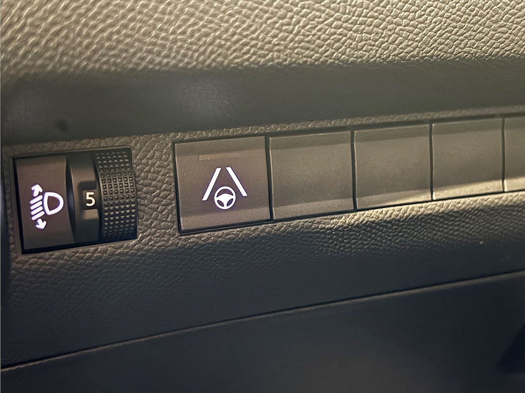 Bild på Peugeot 208 Hybrid Allure 100hk Aut - DEMO