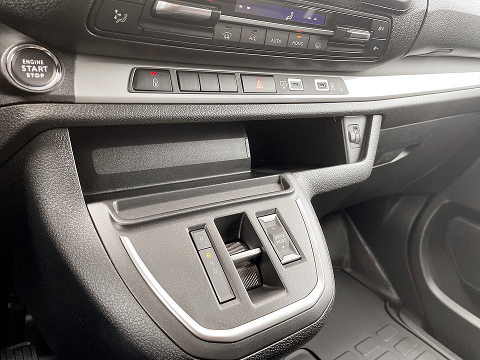 Bild på Peugeot Expert Plus 150hk Aut L3 - EDITION! SERVICE & VINTERHJUL INGÅR