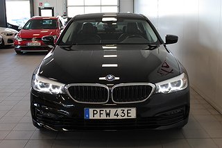 Sedan BMW 530e 2 av 23