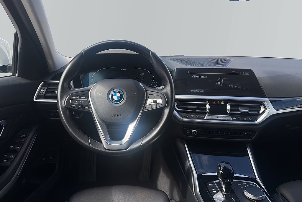BMW 330e 2022