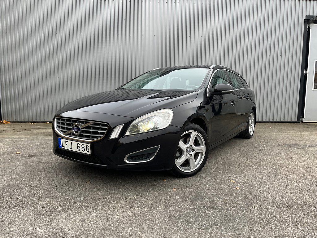 Volvo V60 D3 Geartronic Summum /Elstol/Besiktad/Fullservad