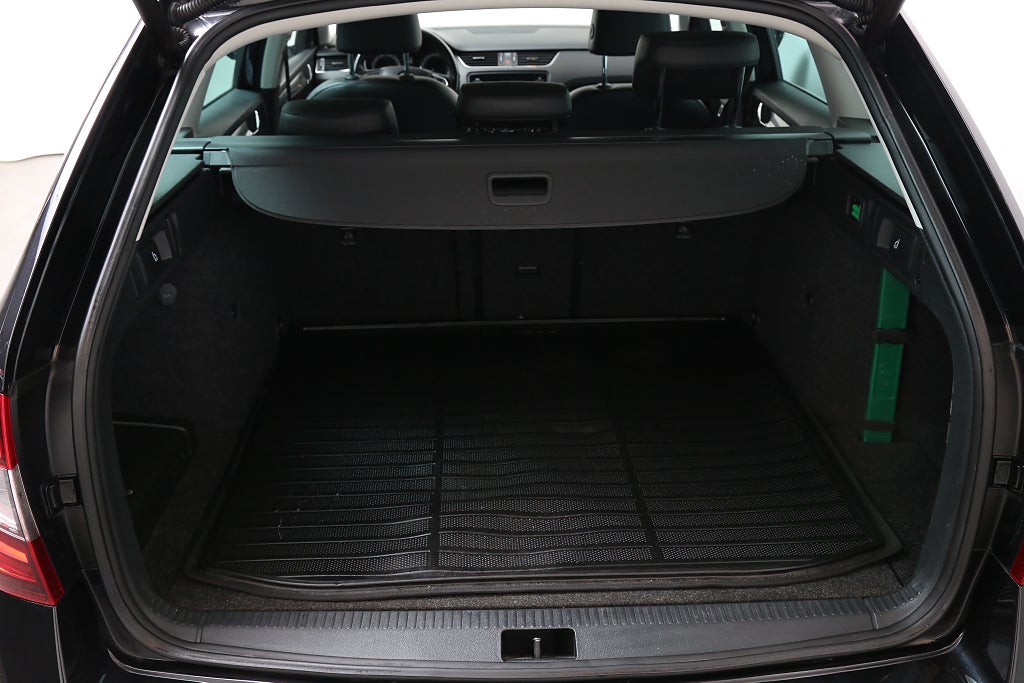 Skoda Octavia 1,4 TSI 150hk Style DSG Kombi Premiumpkt Webasto Drag 2018