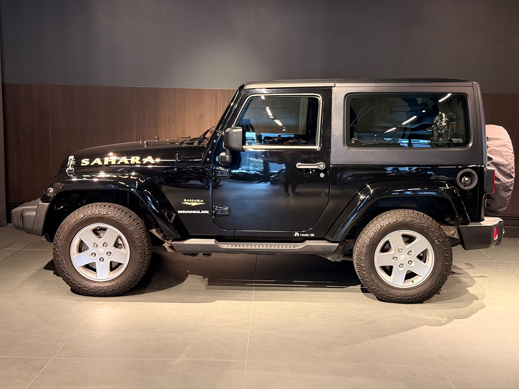Jeep Wrangler JK 3.8 V6 4WD Sahara 2DR, LED, Dragkrok 