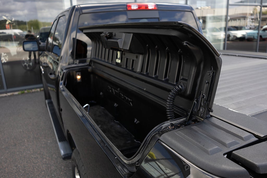 Dodge RAM 1500 Crew Cab 5.7 V8 HEMI Laramie Sport Rambox