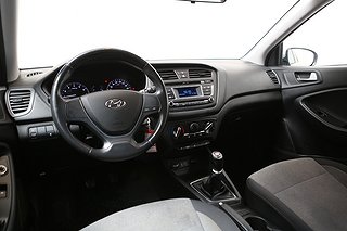 Halvkombi Hyundai i20 13 av 21