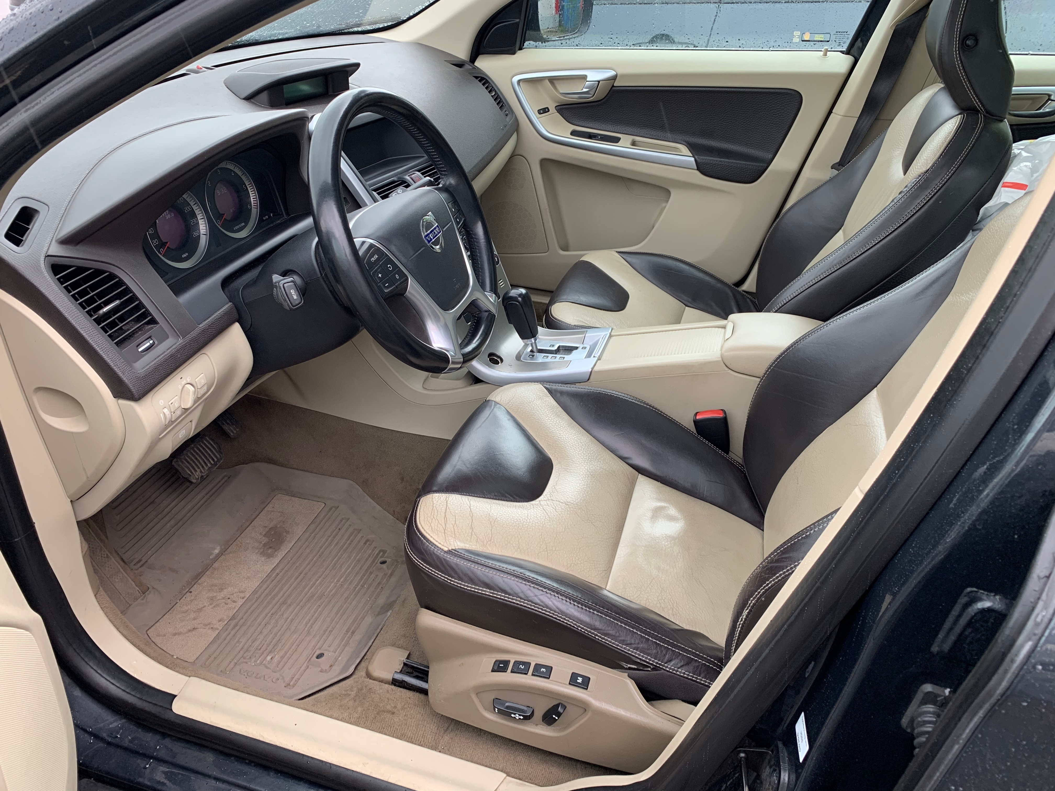 Volvo XC60 2.4D Geartronic Summum 175hk 2010, bild 4/36