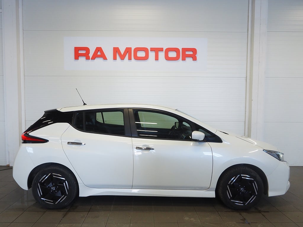 Nissan Leaf 40 kWh 150hk Acenta |Backkamera| Rattvärme | 2023