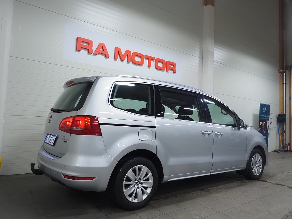 Volkswagen Sharan 7-sits 2.0 TDI 140hk Masters Dragkrok D-Värm Kamera 2015