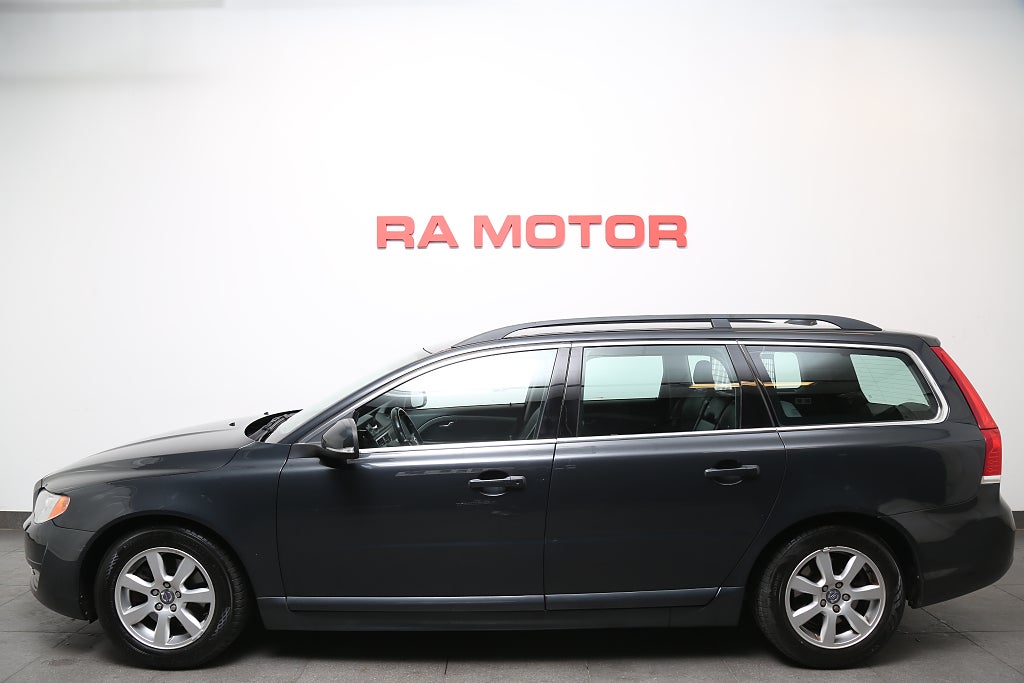 Volvo V70 II D2 S/S Momentum Nybesik Dragkrok 2014