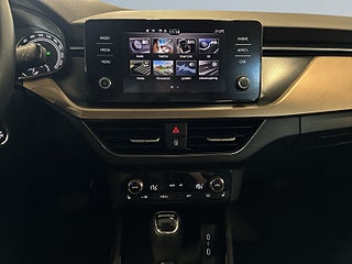 Skoda Kamiq 1.0 TSI Style Drag Kamera Rattvärme CarPlay Psens S&V – bild 11