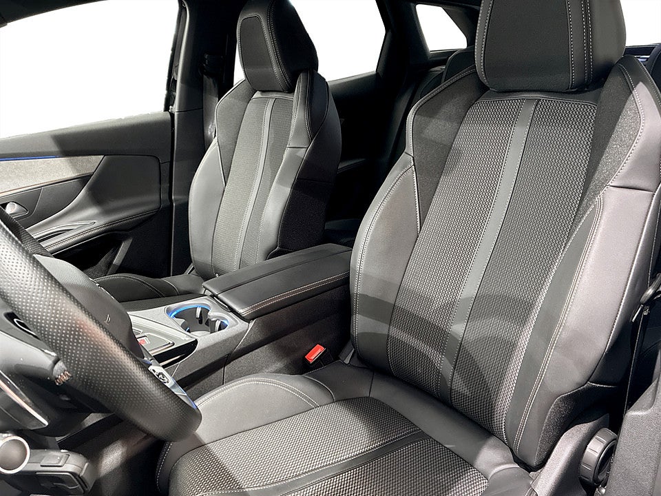 Bild på Peugeot 3008 GT 1.2 PT 130hk Aut B-KAMERA CARPLAY