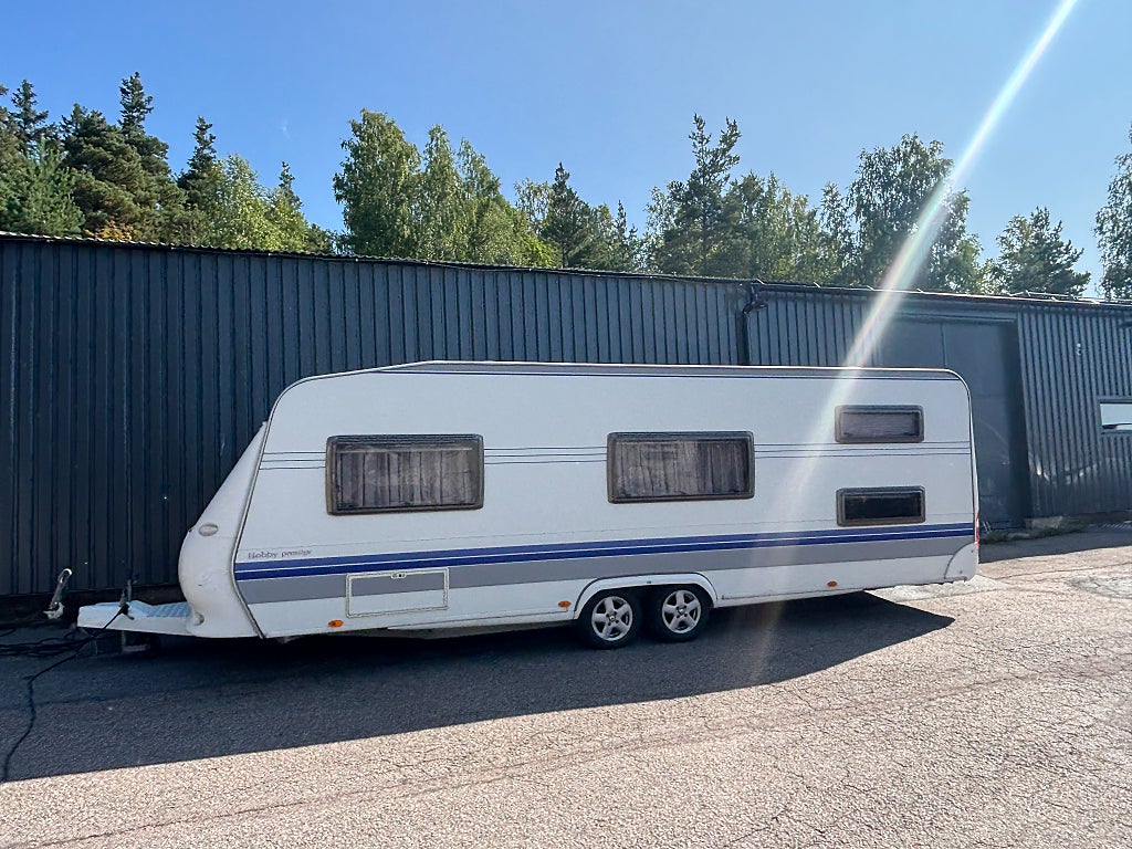 Hobby 650 KMFE Prestige Barnkammarvagn / 1049 kr/mån