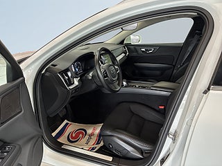 Volvo V60 B4 Momentum Advanced S&V-hjul/Carplay/H/K/Kamera/Drag – bild 7