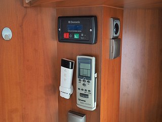 Husbil-halvintegrerad Concorde Charisma 890 LS 17 av 31
