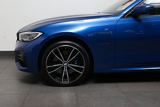 Sedan BMW 330e 4 av 32