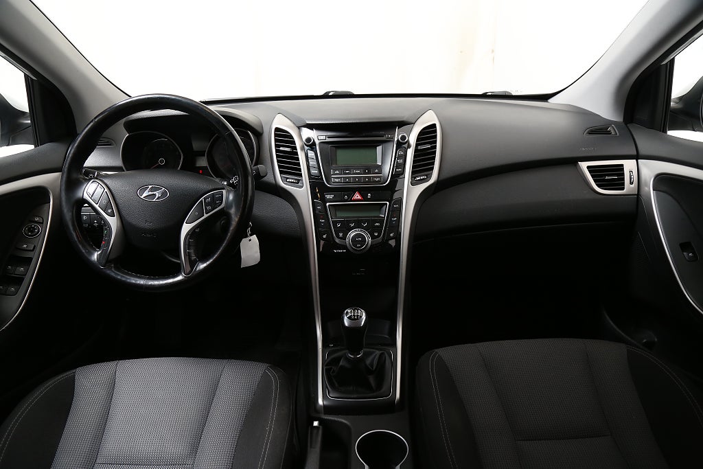 Hyundai i30 1,6 GDI 135hk Comfort Kombi 1ägare Dragkrok 2017