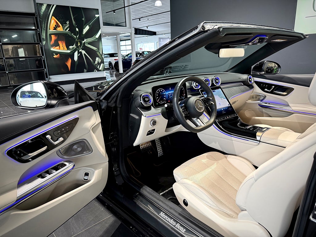 Mercedes-Benz CLE 300 4MATIC Cabriolet AMG Premium Läder Drag Burmester - bild 5